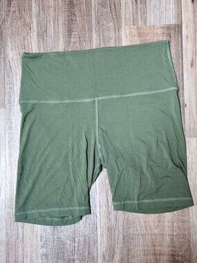 Free Label Sarah shorts, size 2X, sage green